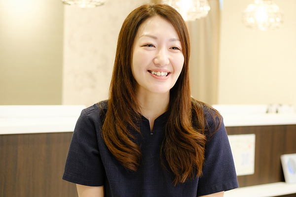 浅見友梨院長 リンクス皮フ科クリニック6