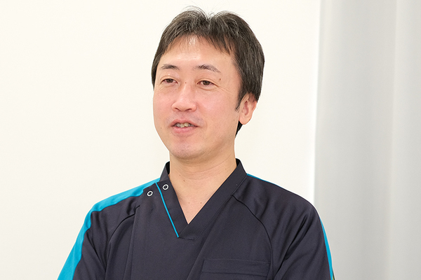 阿知和郁也院長 ホームアレークリニック梅ヶ丘6