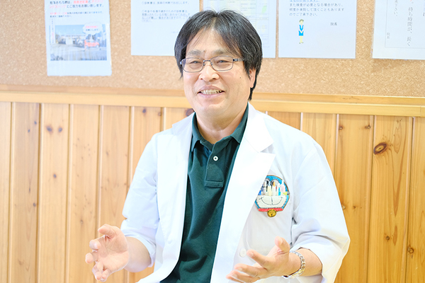 新井克己院長 ハロークリニック6