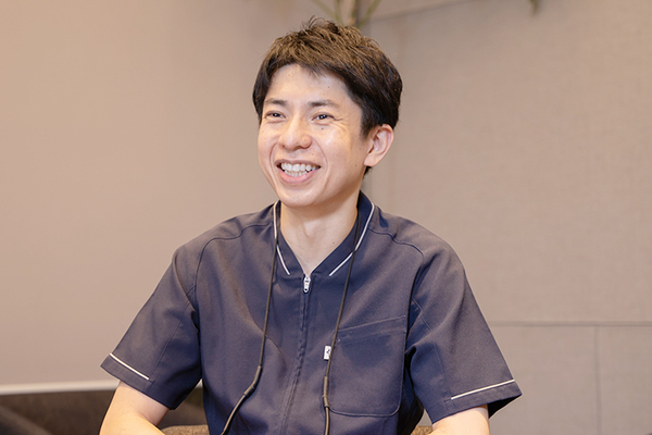 青木佑介院長 平安通歯科クリニック6