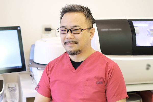 佐々木英隆院長 エスデンタルオフィス6