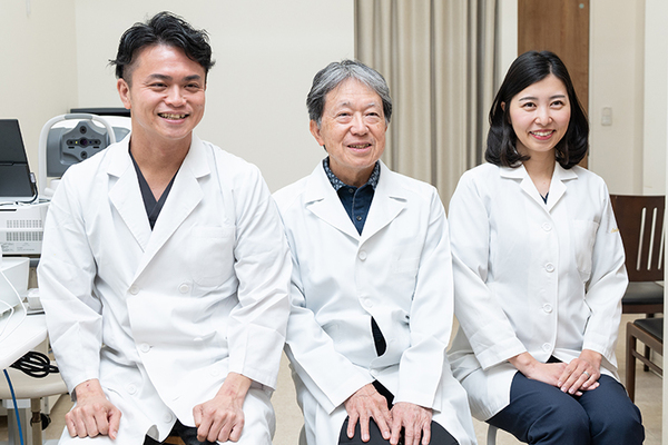 玉城宏一院長、玉城和範副院長、玉城麻夏先生 玉城眼科6