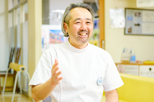 青木航洋院長 しんゆり青木整形外科6