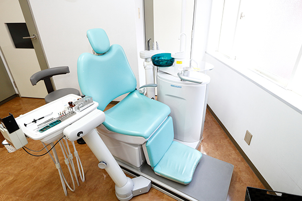 白井義英院長 白井歯科6