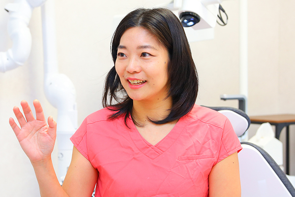 坂詰智美院長 Bookmark Dental Clinic6