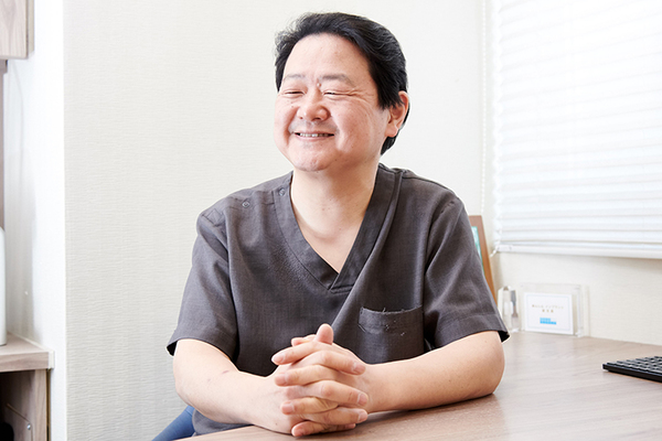 秋山哲郎院長 アイボリー歯科クリニック6