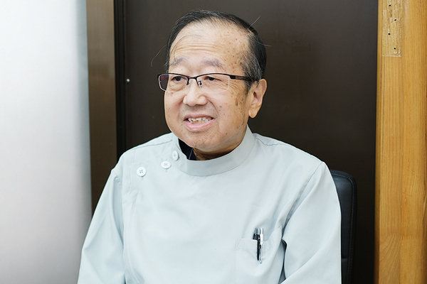石原琢也院長 田町駅前歯科クリニック6