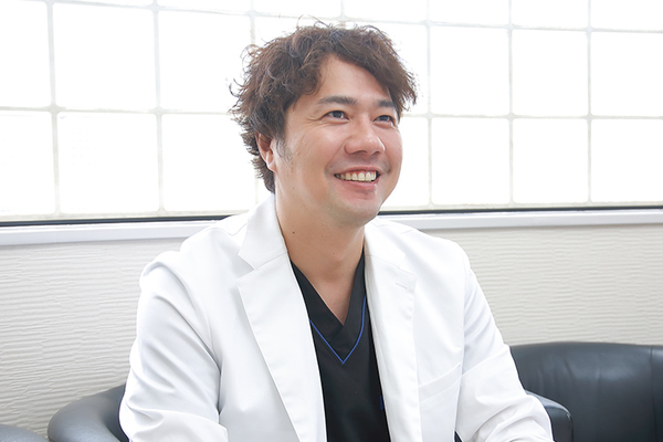 井上崇徳院長 いぶきのデンタルクリニック6