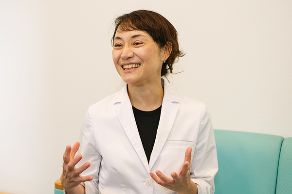 香野友帆院長 新宿四谷腎・泌尿器クリニック6