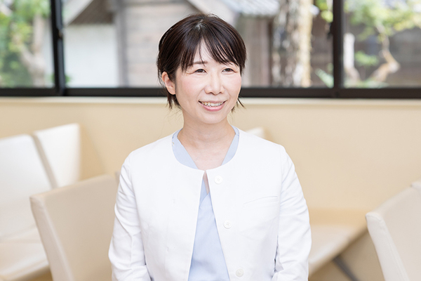 安元真希子院長 医療法人　安元医院6