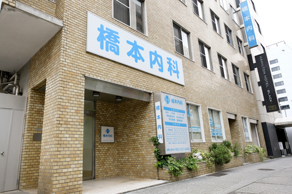 伏見駅からすぐの好立地。ビジネスマンや近隣住民が通う C 1