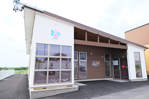 あざぶの丘クリニック みよし市 豊田市・みよし市どちらからも来院しやすく、駐車場完備である