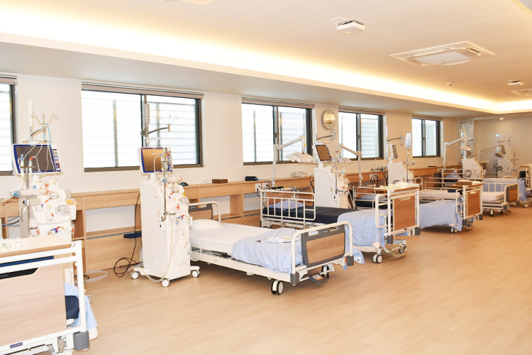 たんしょう内科腎臓内科皮膚科クリニック 奈良市 ゆったりとしたスペースで透析が受けられる2階の透析ルーム