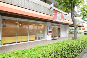 こどもの木クリニック 横浜市都筑区 荏田高校入口の交差点からすぐ。かわいらしいロゴが目印