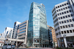 青山クオーツデンタルクリニック 渋谷区 渋谷駅から徒歩6分。年中無休で診療している