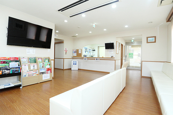 羽賀糖尿病・甲状腺内科 愛西市 白を基調にした清潔感のある院内