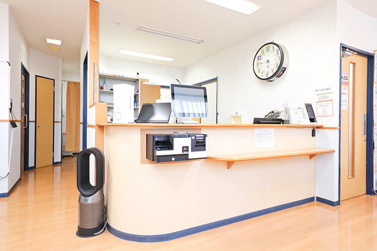 あざがみクリニック 横浜市青葉区 自動精算機を導入し、会計がスムーズに行えるように