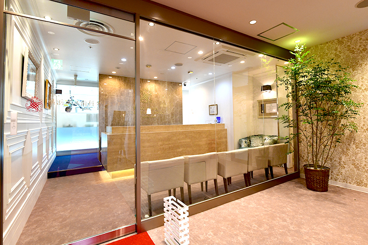 横浜エス歯科クリニック 横浜市西区 そごう横浜店の9階／8階にあり通院に便利