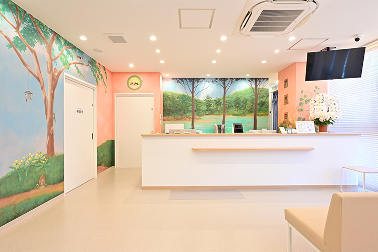 砧ゆり眼科医院 世田谷区 院内のヒーリングアートにはたくさんの動物が描かれている