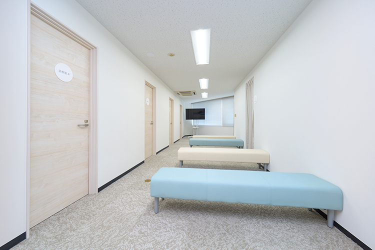 池袋駅前こころとからだのクリニック 豊島区 洗練された雰囲気の院内