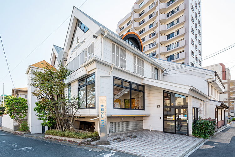 武石クリニック 福岡市早良区 地下鉄西新駅から徒歩5分。アレルギーの治療を得意とする