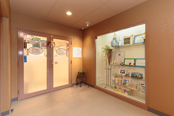 たかぎ歯科医院 神戸市東灘区 JR神戸線の摂津本山駅の南口からすぐにある「たかぎ歯科医院」