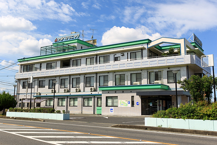 アガペクリニック 日進市 広い診療科を持ち、在宅医療にも注力する「アガペクリニック」