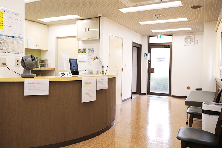 染地三丁目クリニック 調布市 調布駅からバス。閑静な住宅街の中にある