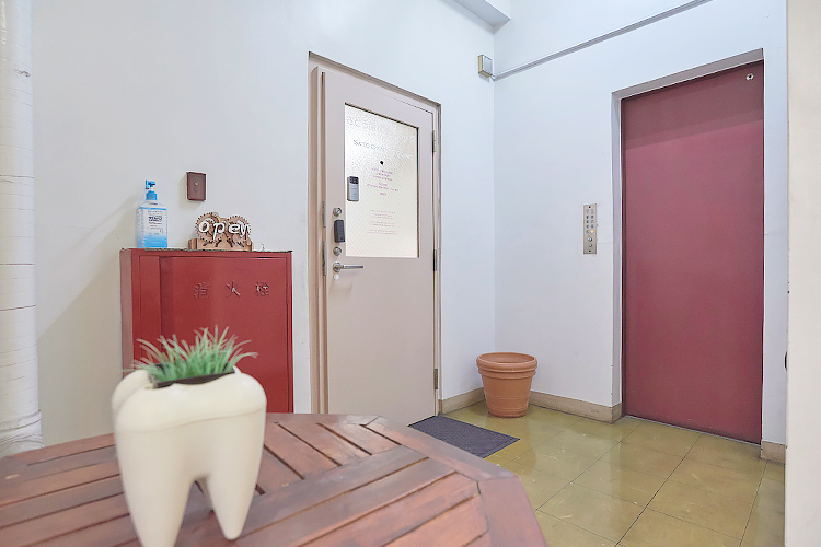 さとう歯科クリニック 千代田区 淡路町駅、小川町駅など複数駅から徒歩数分の好立地