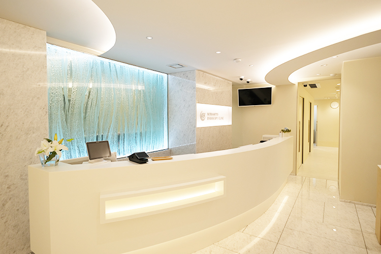 名古屋むらもと内視鏡クリニック 栄院 名古屋市中区 水の波紋をイメージしたデザインを取り入れた待合室