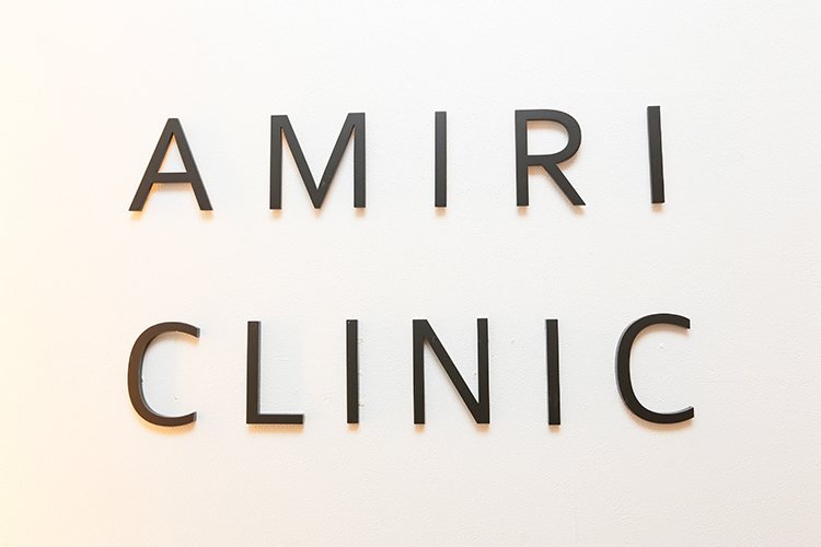 AMIRI CLINIC 大阪市中央区 堺筋本町駅から徒歩3分。アクセスしやすい立地にある同院