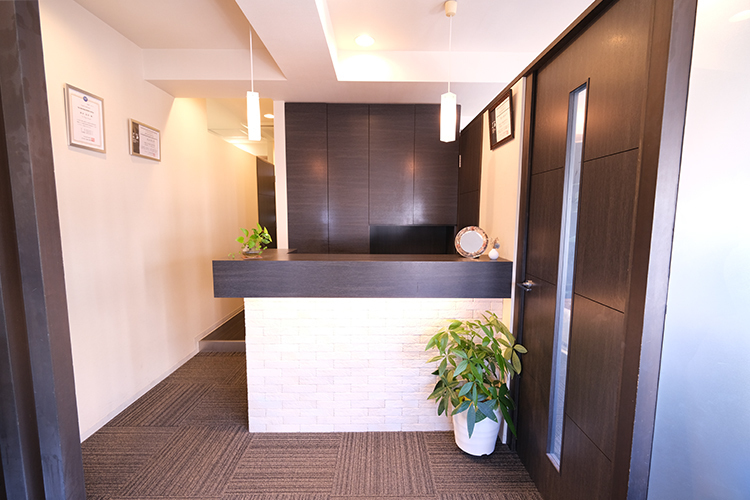 矯正歯科新百合山手クリニック 川崎市麻生区 新百合ヶ丘駅北口より徒歩2分と利便性の高い立地