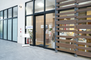 菊池歯科医院 福津市 福間駅横のショッピングセンター敷地内にあり、通いやすい