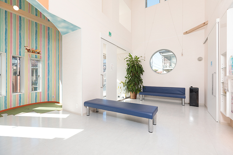 ひらいデンタルパートナーズ 羽村市 院内はきれいに保ちこまめな換気、拭き取りなどの感染対策を行う