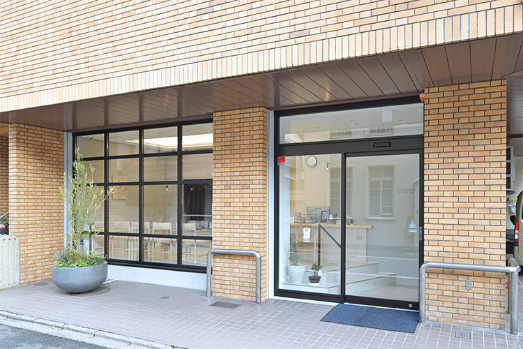 HALSA DENTAL CLINIC 京都市下京区 四条駅から徒歩9分の住宅街にある