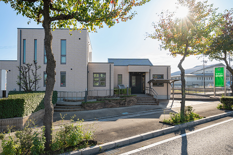 すずらん歯科医院 大垣市 2002年開業のすずらん歯科医院