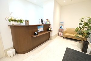 お花茶屋ハル歯科・矯正歯科 葛飾区 医療ビルの2階にある「お花茶屋ハル歯科・矯正歯科」