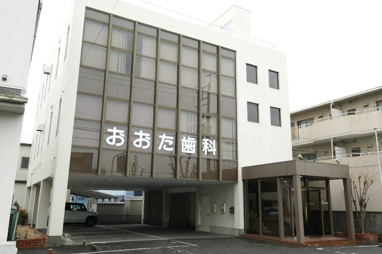 おおた歯科 加古川市 神姫バス・加古川市コミュニティバスの北在家東口バス停の目の前