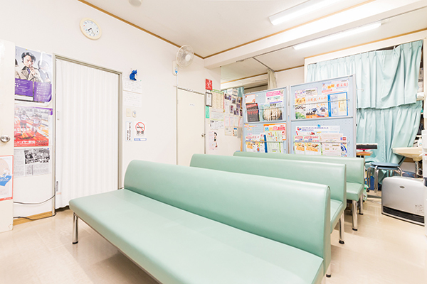 瑞江クリニック 江戸川区 ゆったりとした、親しみのあふれる待合室