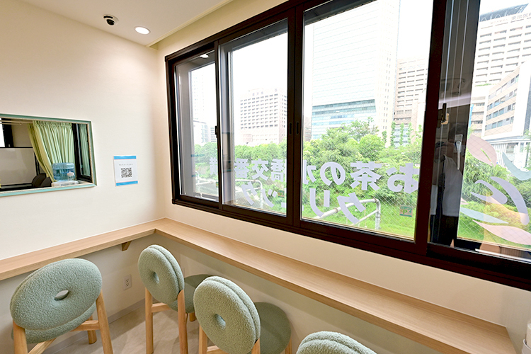 お茶の水橋交番横クリニック 千代田区 御茶ノ水駅の御茶の水橋口から徒歩1分。駅近至便な立地