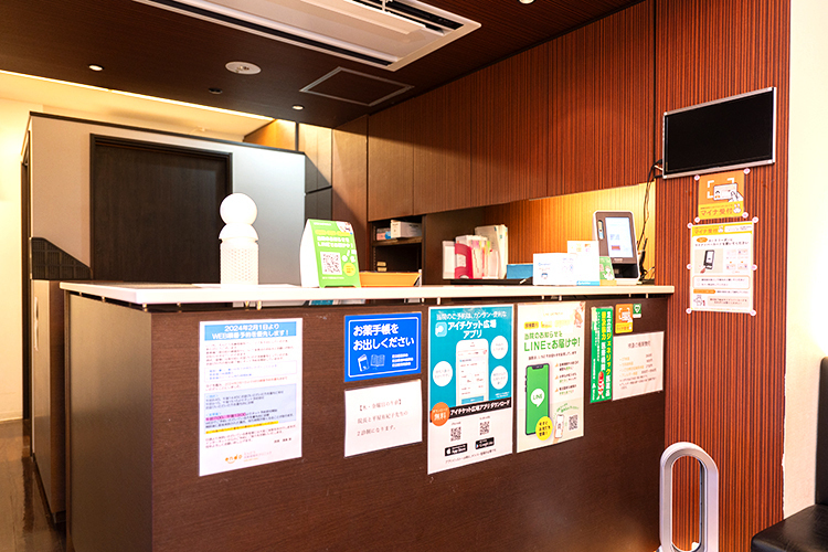えんどう耳鼻咽喉科クリニック 足立区 落ち着いた雰囲気の院内。デジタル化に積極的に取り組んでいる