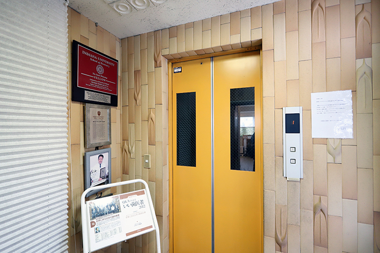 のかりや歯科 墨田区 京成曳舟駅から徒歩2分。エレベーターが利用可能