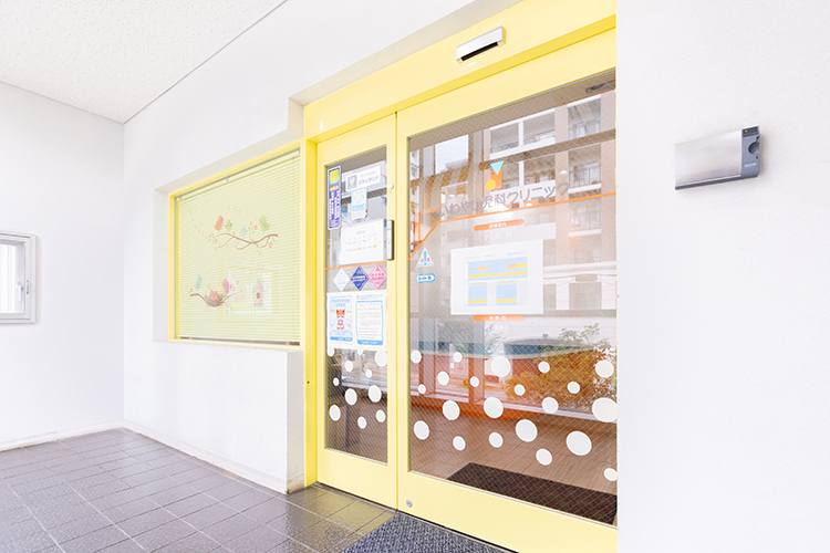 いわや小児科クリニック 福岡市西区 姪浜駅南口より徒歩約2分。メディカルビル・竹下2階にある