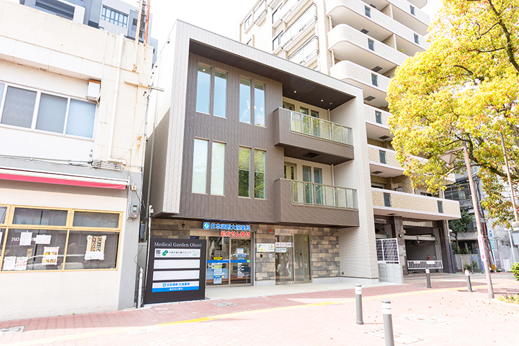 小林大濠公園クリニック 福岡市中央区 福岡市地下鉄空港線『大濠公園駅』1番出口より徒歩4分