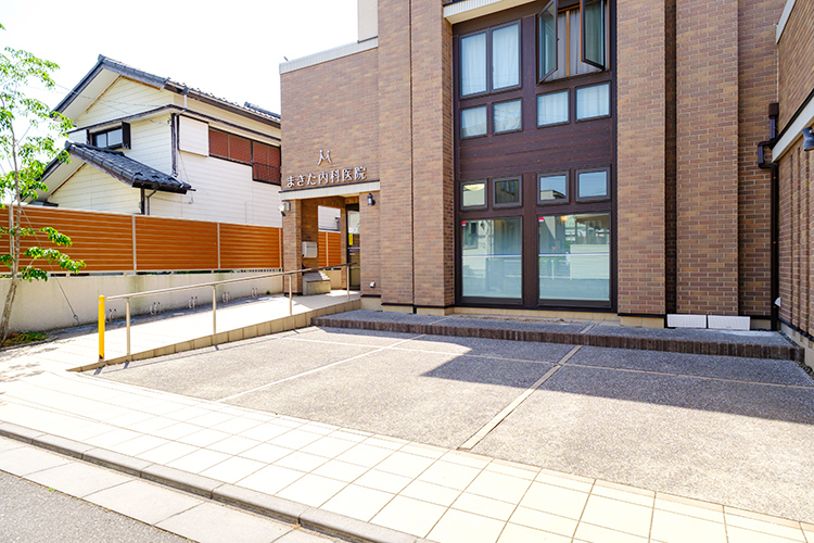 まきた内科医院 習志野市 落ち着いた外観が目印。医院前に3台駐車可能