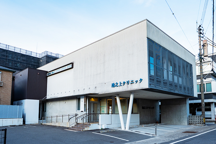 池之上クリニック 鹿児島市 最寄りのバス停より徒歩1分。駐車場完備で車での通院もしやすい