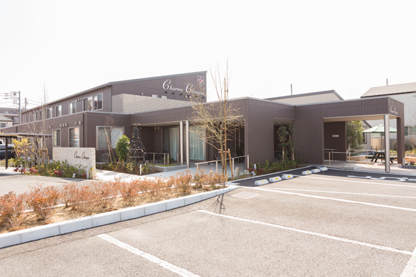 シャルムクリニック 松戸市 北総線秋山駅より徒歩3分。JR松戸駅からはバスの利用が便利