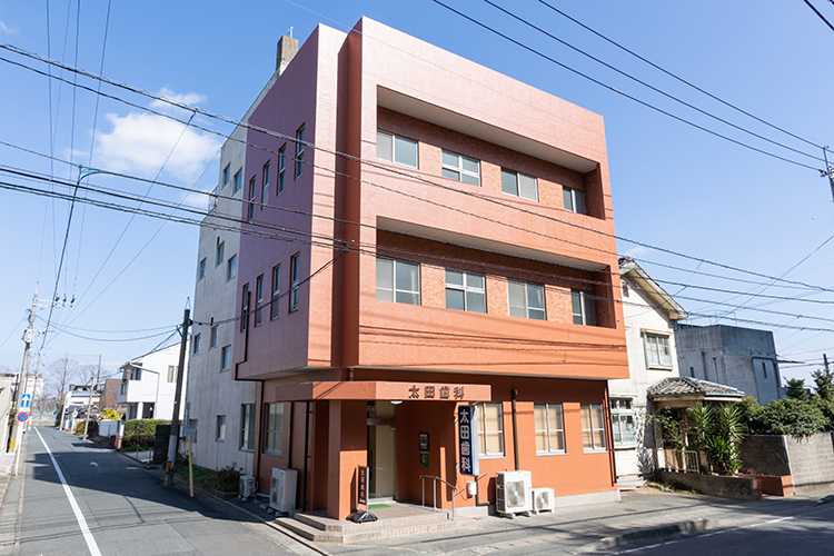 太田歯科医院 久留米市 JR鹿児島本線久留米駅から徒歩5分の通いやすいクリニック