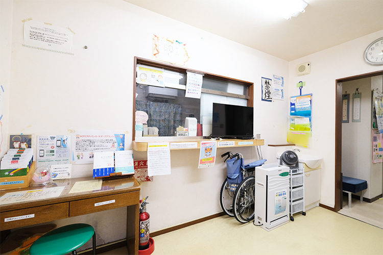 阿佐谷クリニック 杉並区 リラックスできる院内で優しいスタッフが受付