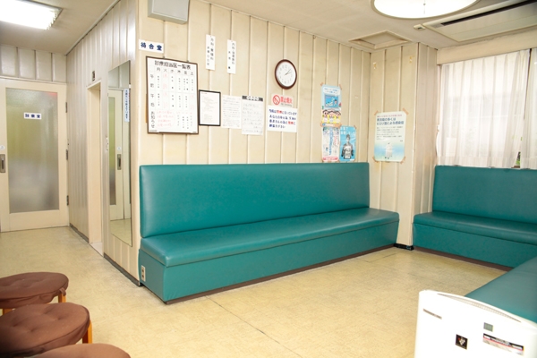 落ち着いた雰囲気の院内。清潔に保たれていて心地よい 35521 ma 2 1437122515